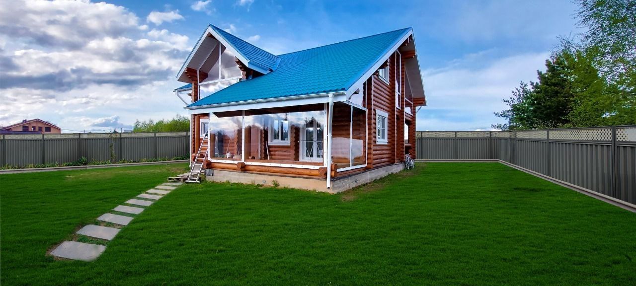 Мягкие окна на веранде загородного дома в посёлке Монино